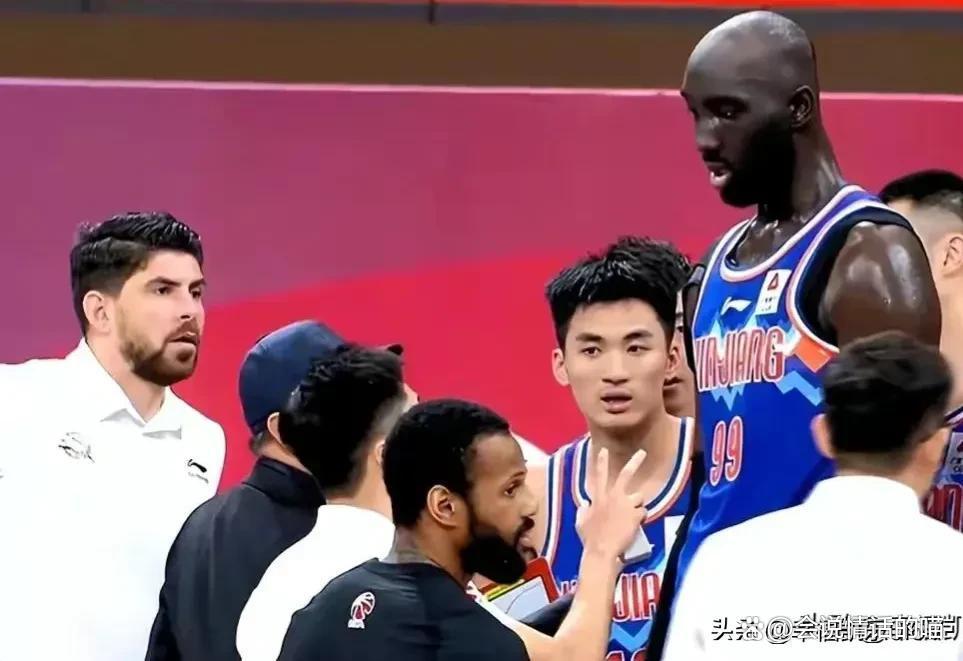 包含国际比赛日英超传出新动向；新疆广汇造点机会；管理层表态——压力陡增；赛程密集仍需轮换的词条